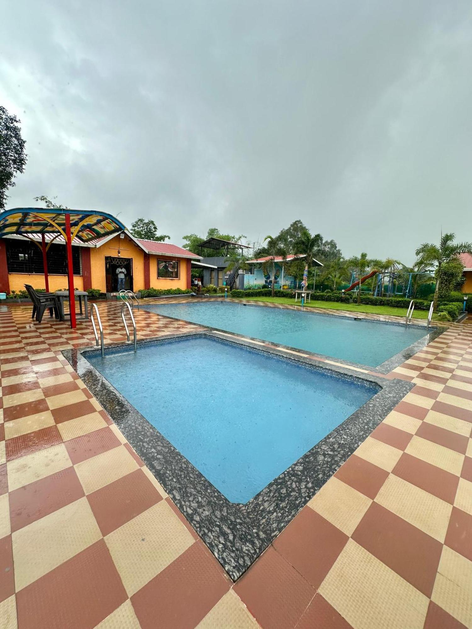 Karjat Ap Resort Esterno foto