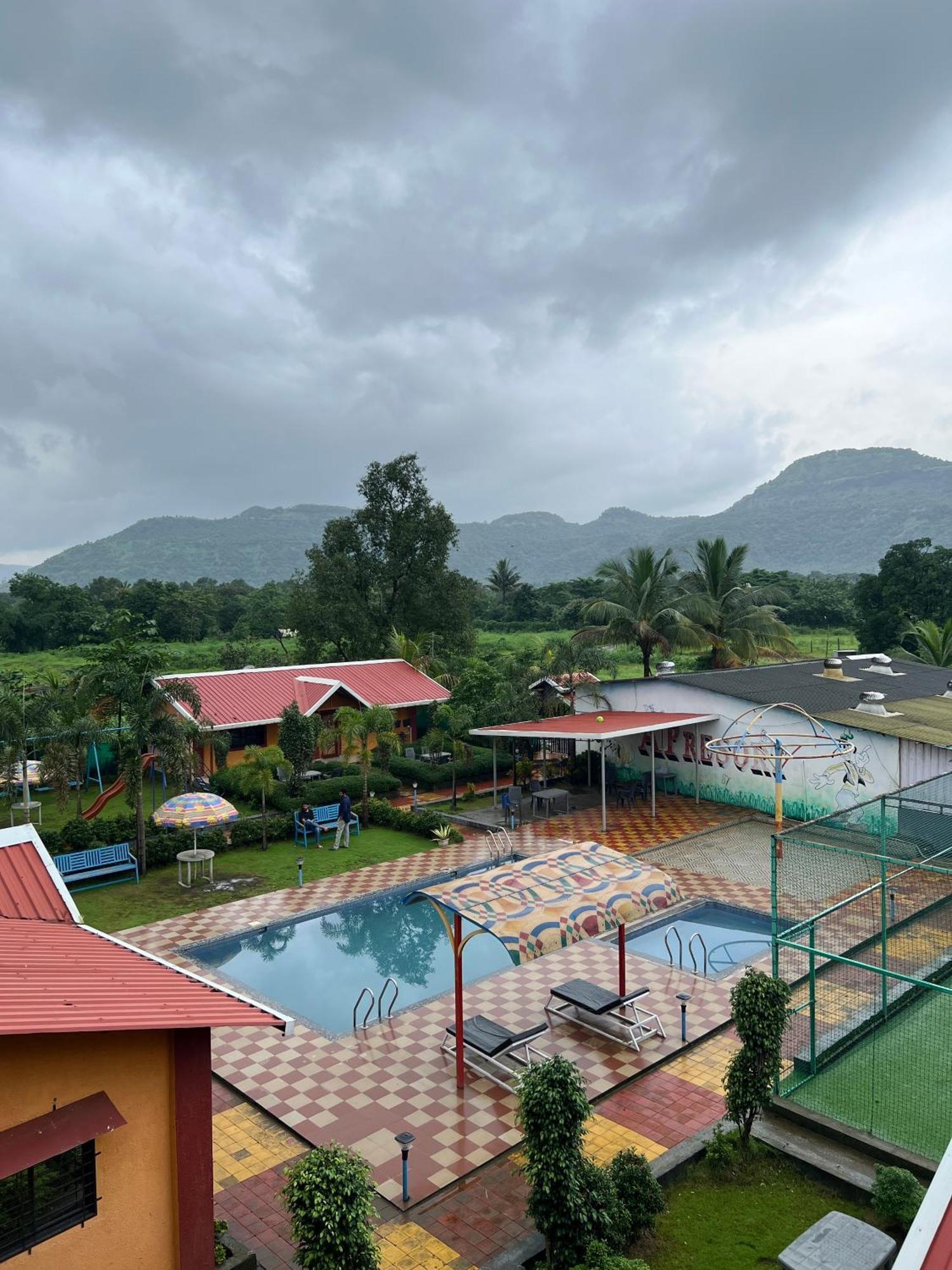 Karjat Ap Resort Esterno foto